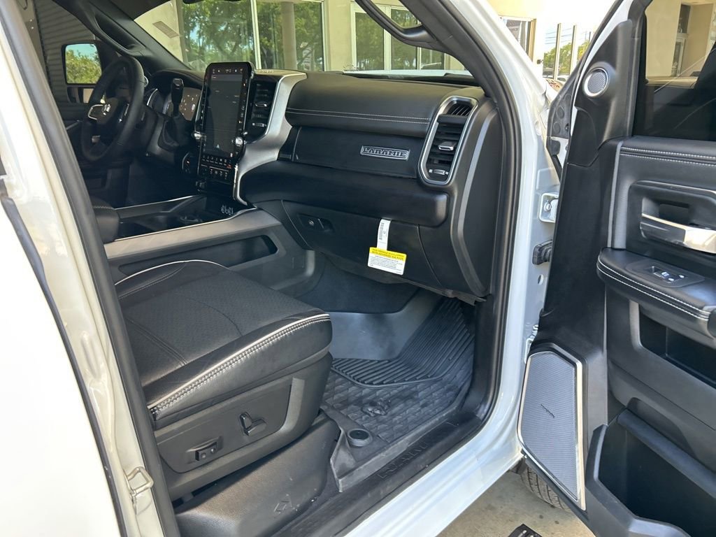 Used 2025 RAM 3500 Laramie AWD/4WD image 31