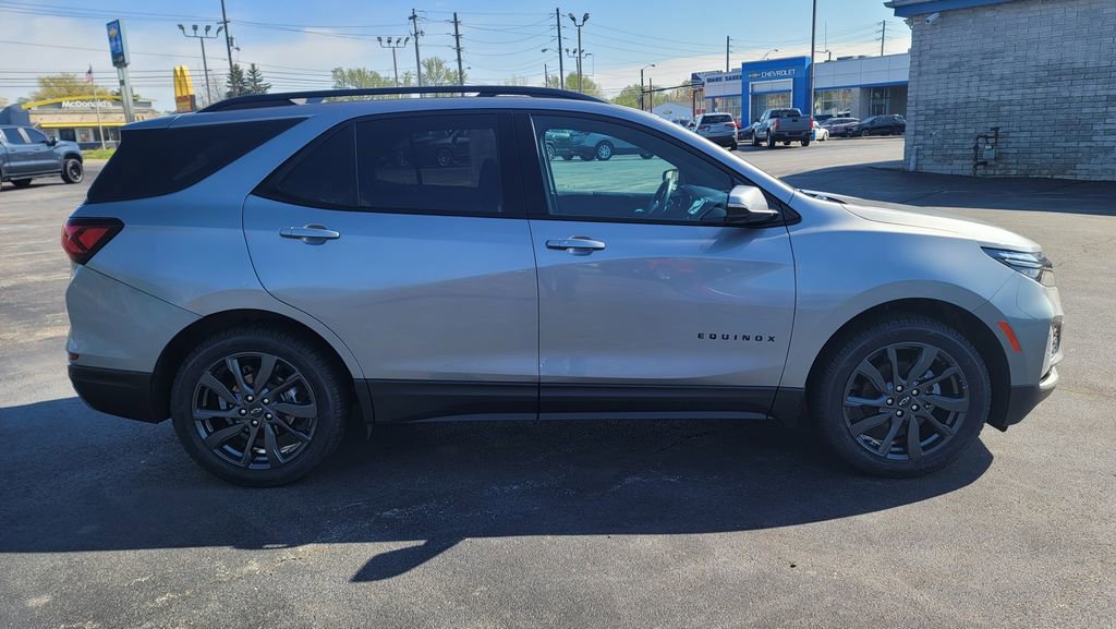 Used 2023 Chevrolet Equinox RS FWD image 14