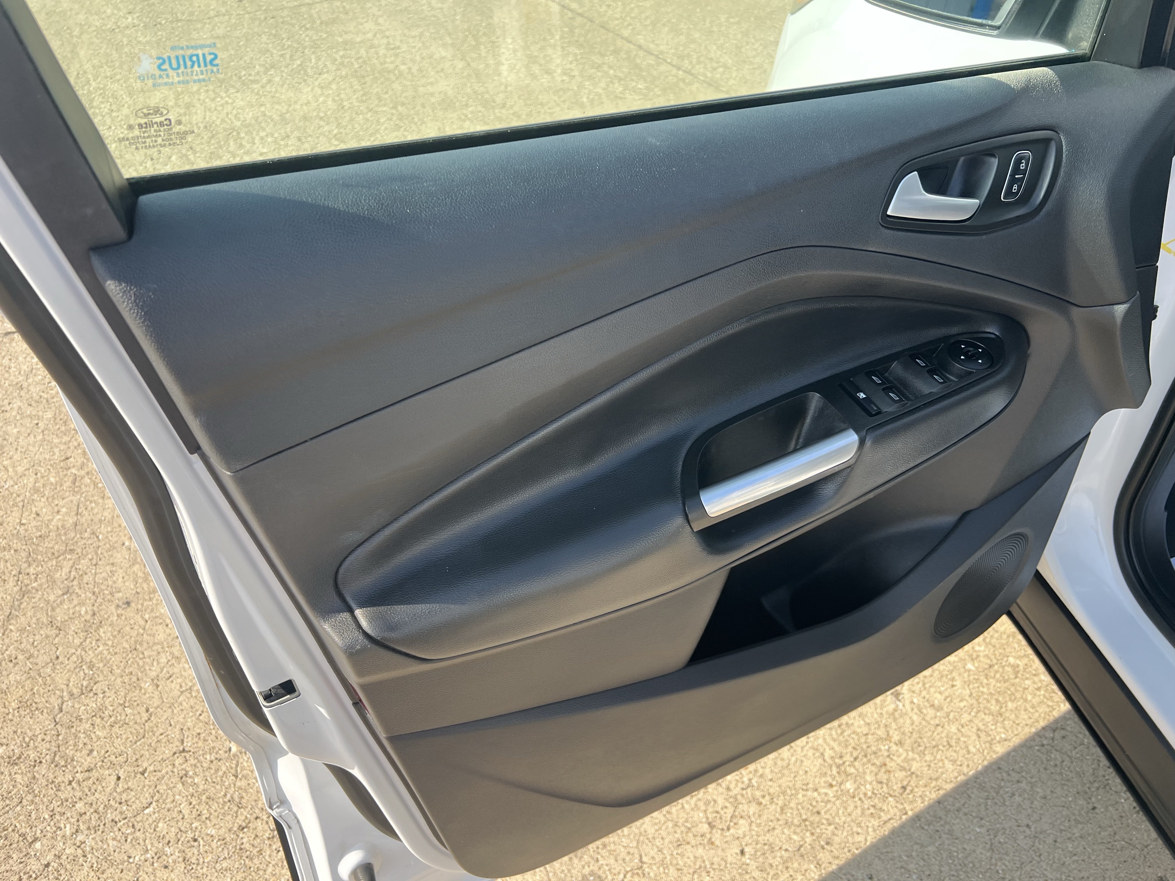 Used 2017 Ford Escape SE FWD image 12
