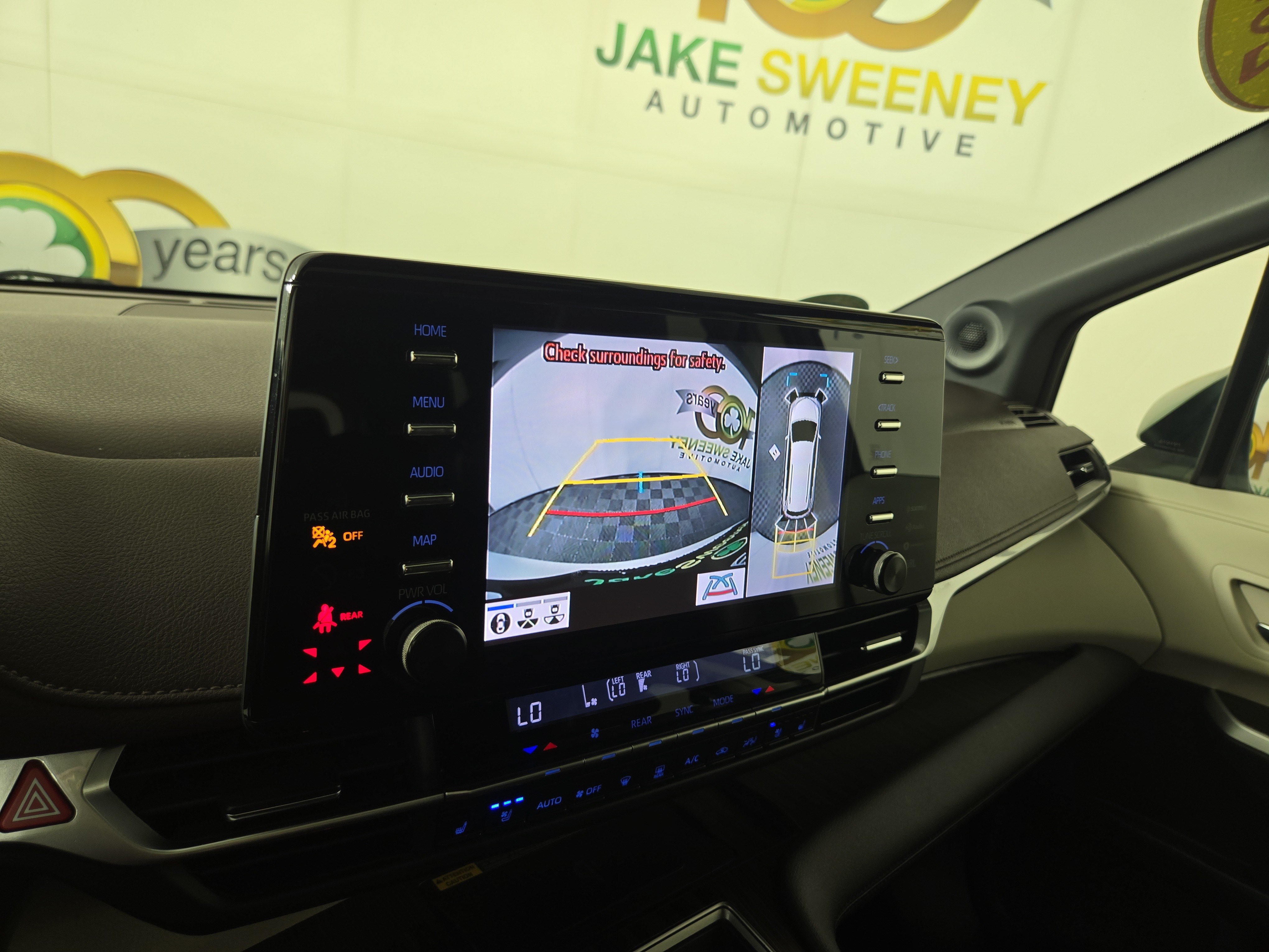 Used 2021 Toyota Sienna Platinum FWD image 23