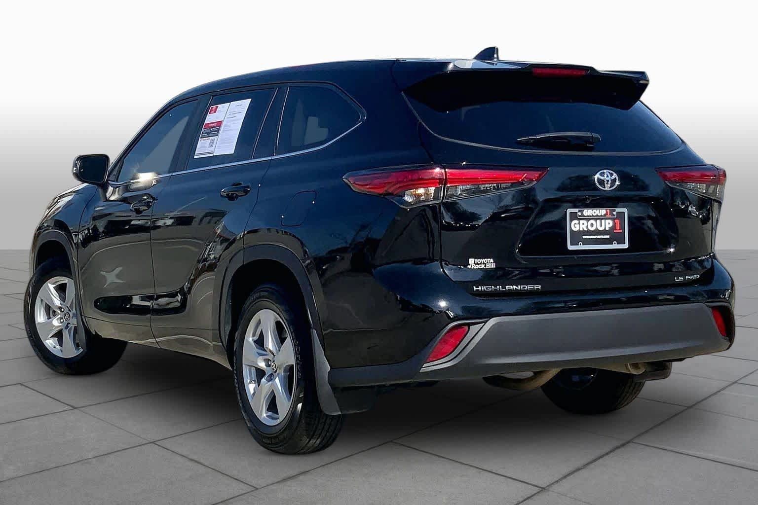 Used 2023 Toyota Highlander LE AWD/4WD image 21