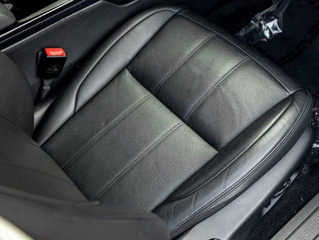Used 2023 Land Rover Range Rover Evoque S image 27