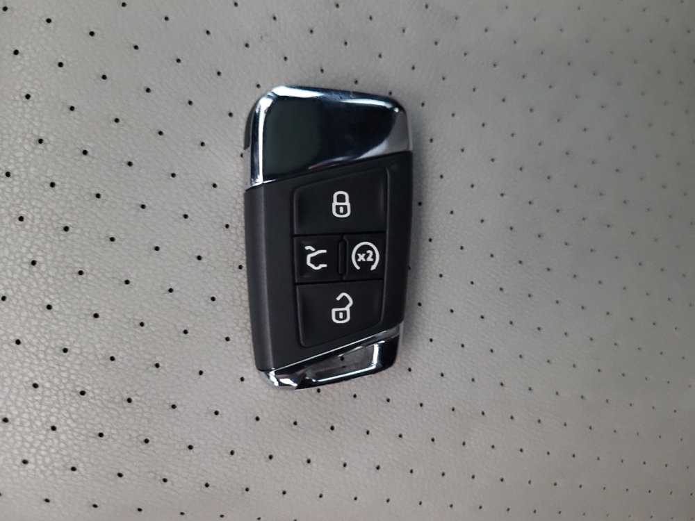 Used 2020 Volkswagen Jetta R-Line w/ R-Line Cold Weather Package FWD image 32