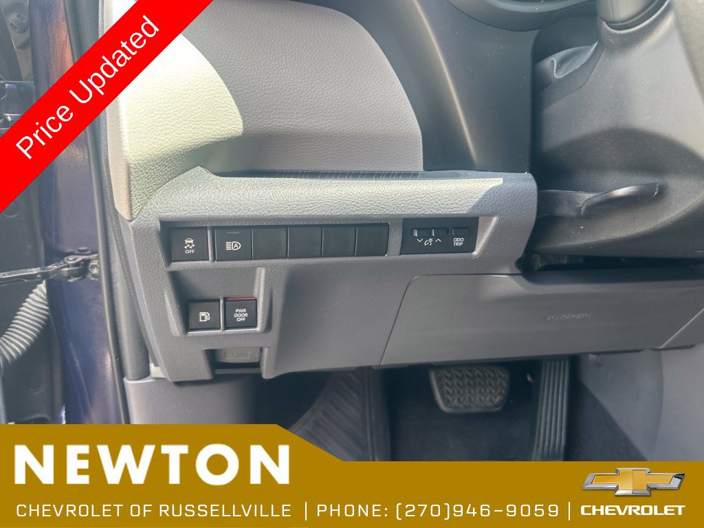 Used 2022 Toyota Sienna LE FWD image 7