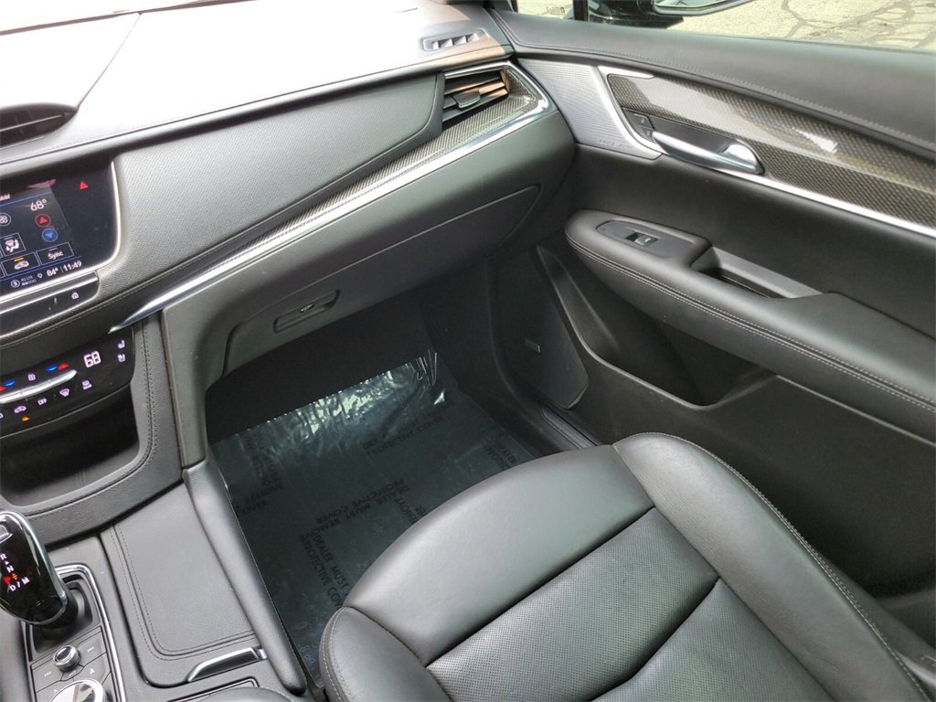 Certified 2022 Cadillac XT5 Sportv w/ LPO, ONYX Package image 14