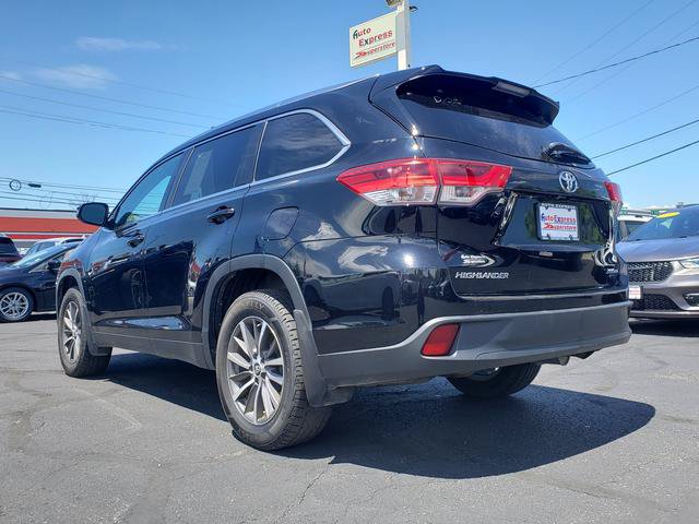 Used 2019 Toyota Highlander XLE AWD/4WD image 5