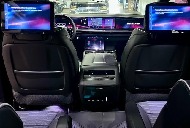 Used 2026 Cadillac Escalade V w/ LPO, ONYX Package AWD/4WD image 21