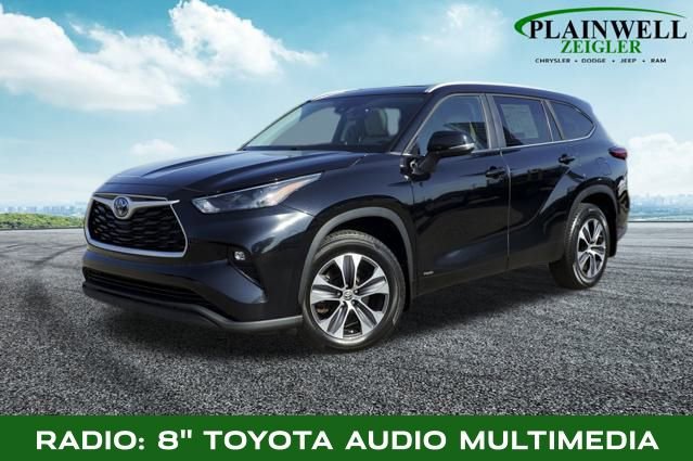 Used 2023 Toyota Highlander XLE