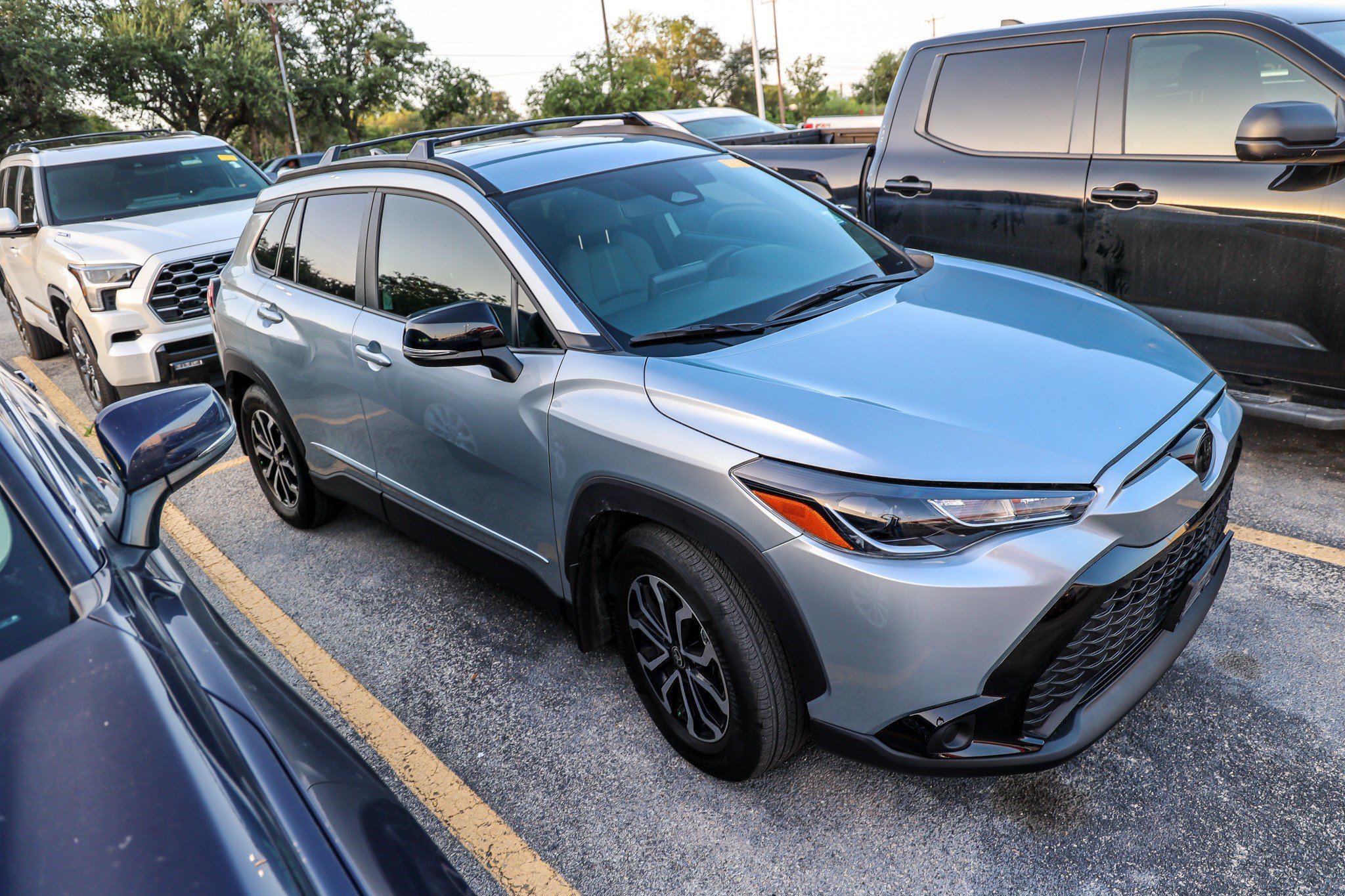 Used 2025 Toyota Corolla Cross AWD Hybrid image 7