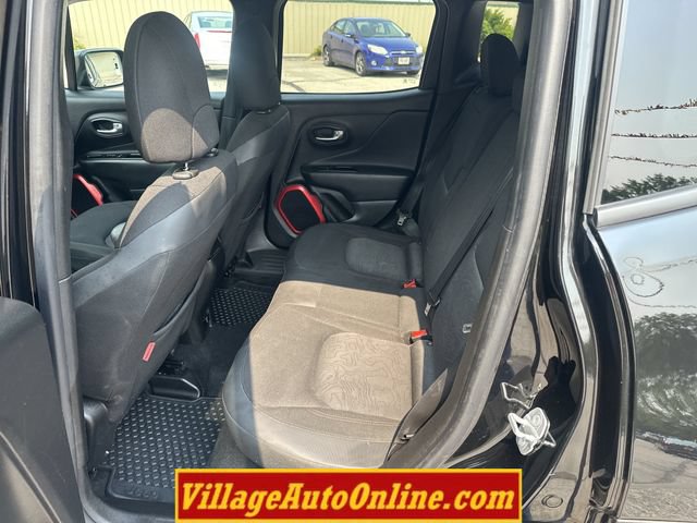 Used 2017 Jeep Renegade Trailhawk AWD/4WD image 30