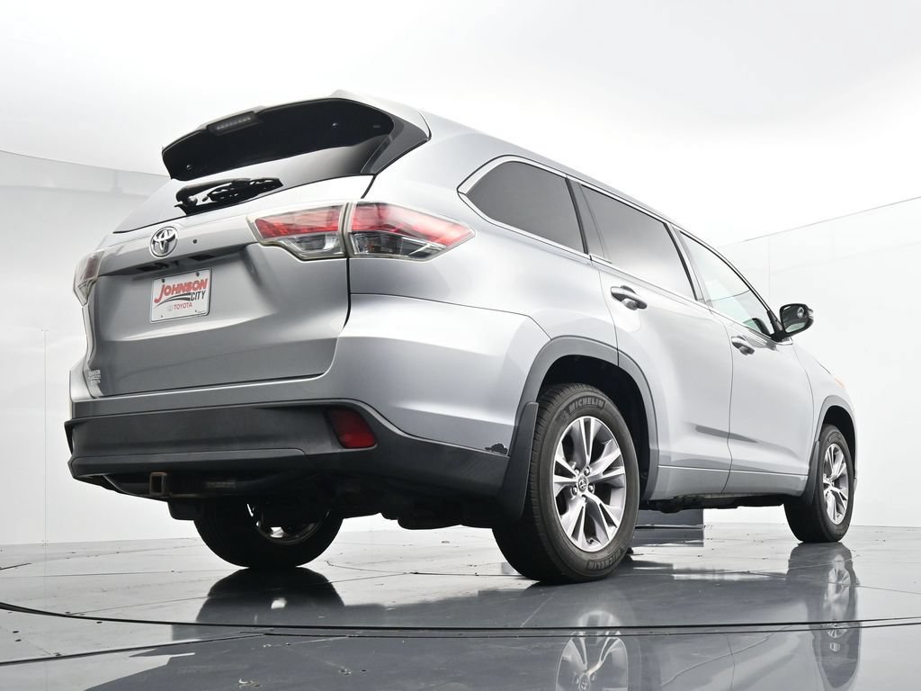 Used 2016 Toyota Highlander Plus AWD/4WD image 38