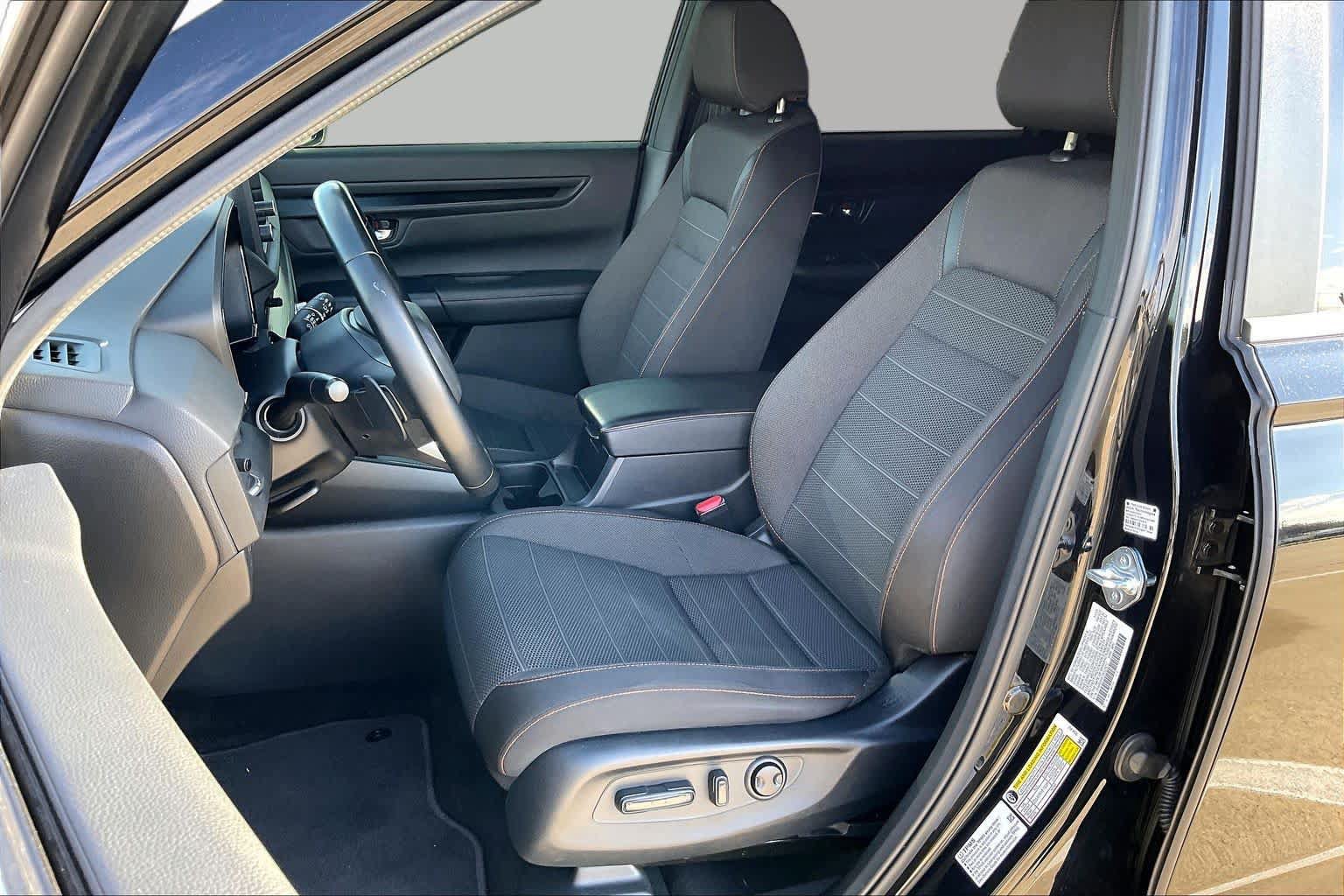 Used 2025 Honda CR-V Sport image 8