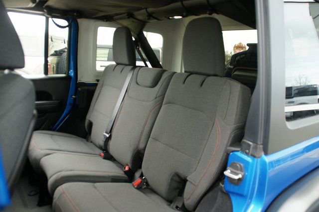 Used 2024 Jeep Wrangler Unlimited Rubicon w/ Safety Group image 27