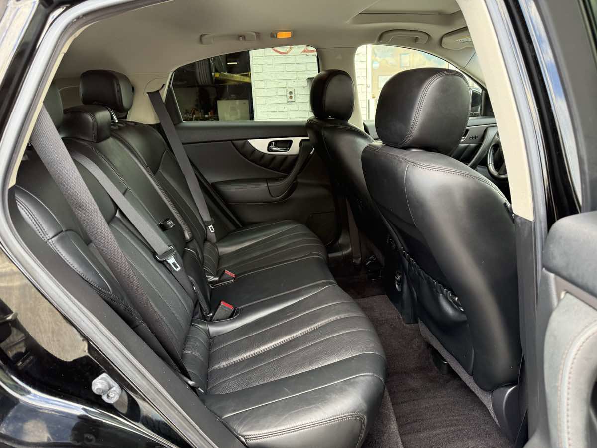 Used 2015 INFINITI QX70 AWD w/ Premium Package image 11