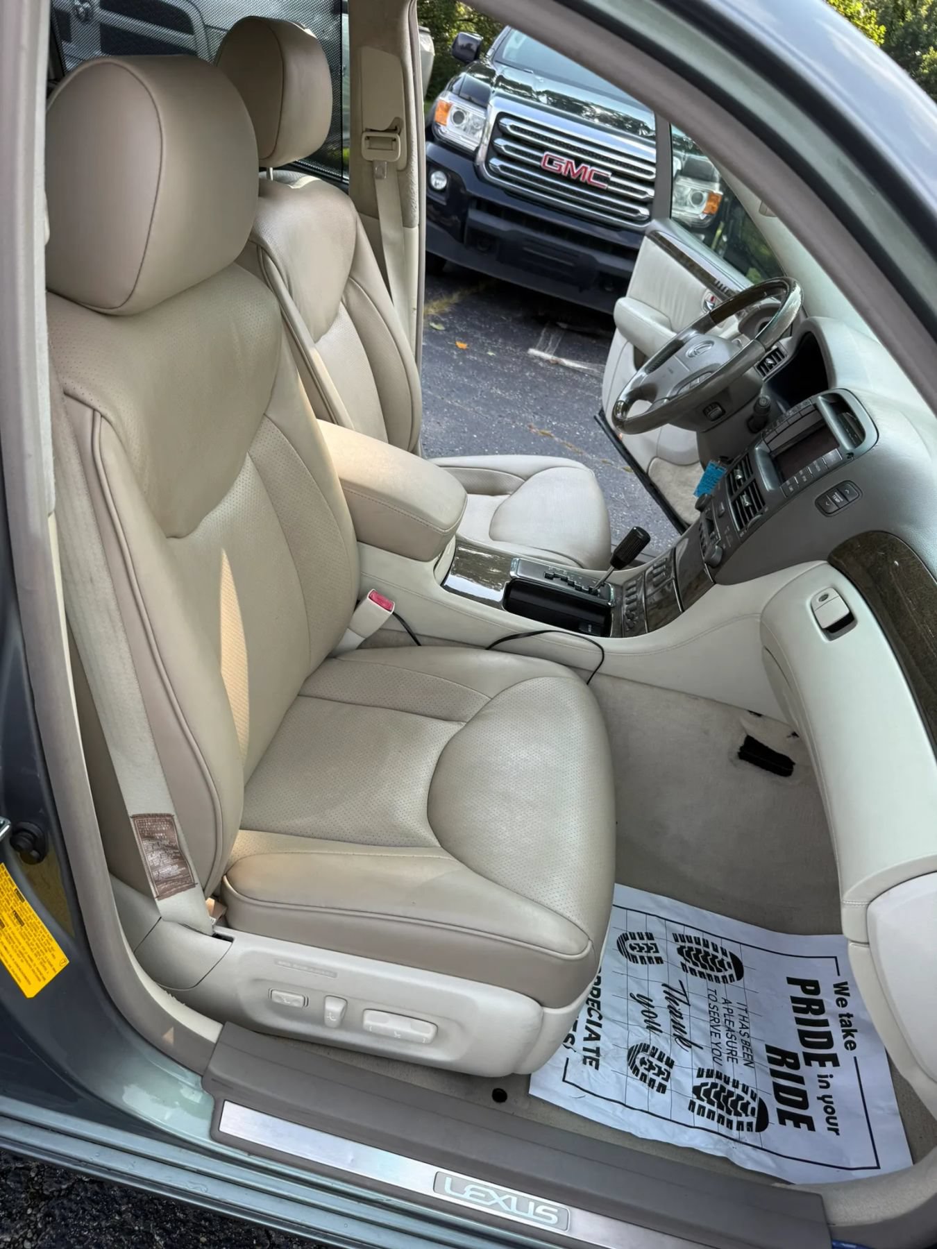 Used 2001 Lexus LS 430 RWD image 25