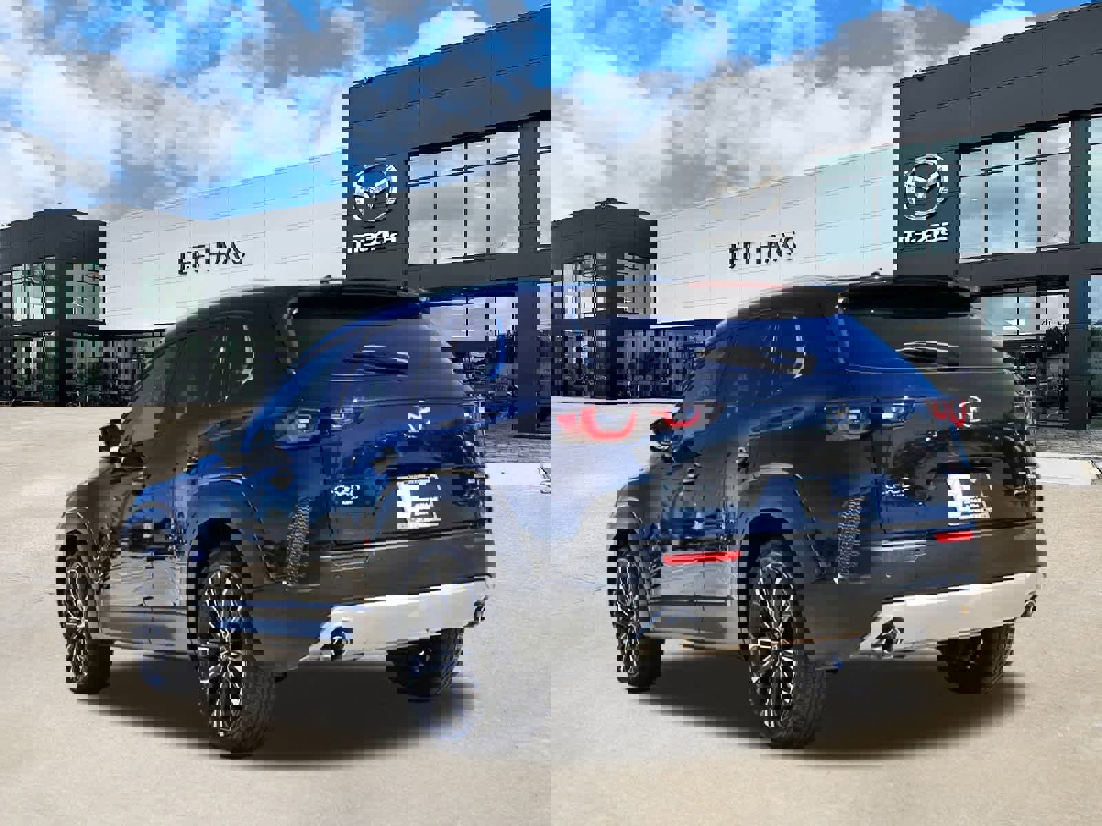 Used 2024 MAZDA CX-50 2.5 Turbo w/ Premium Plus Pkg image 2