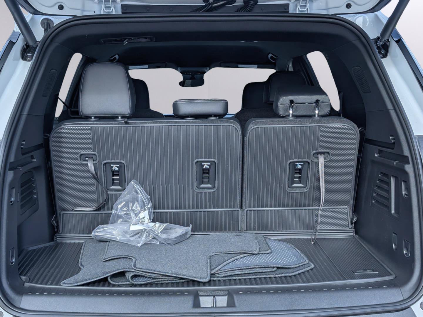 New 2026 Chevrolet Traverse LT w/ Driver Confidence Package FWD image 19