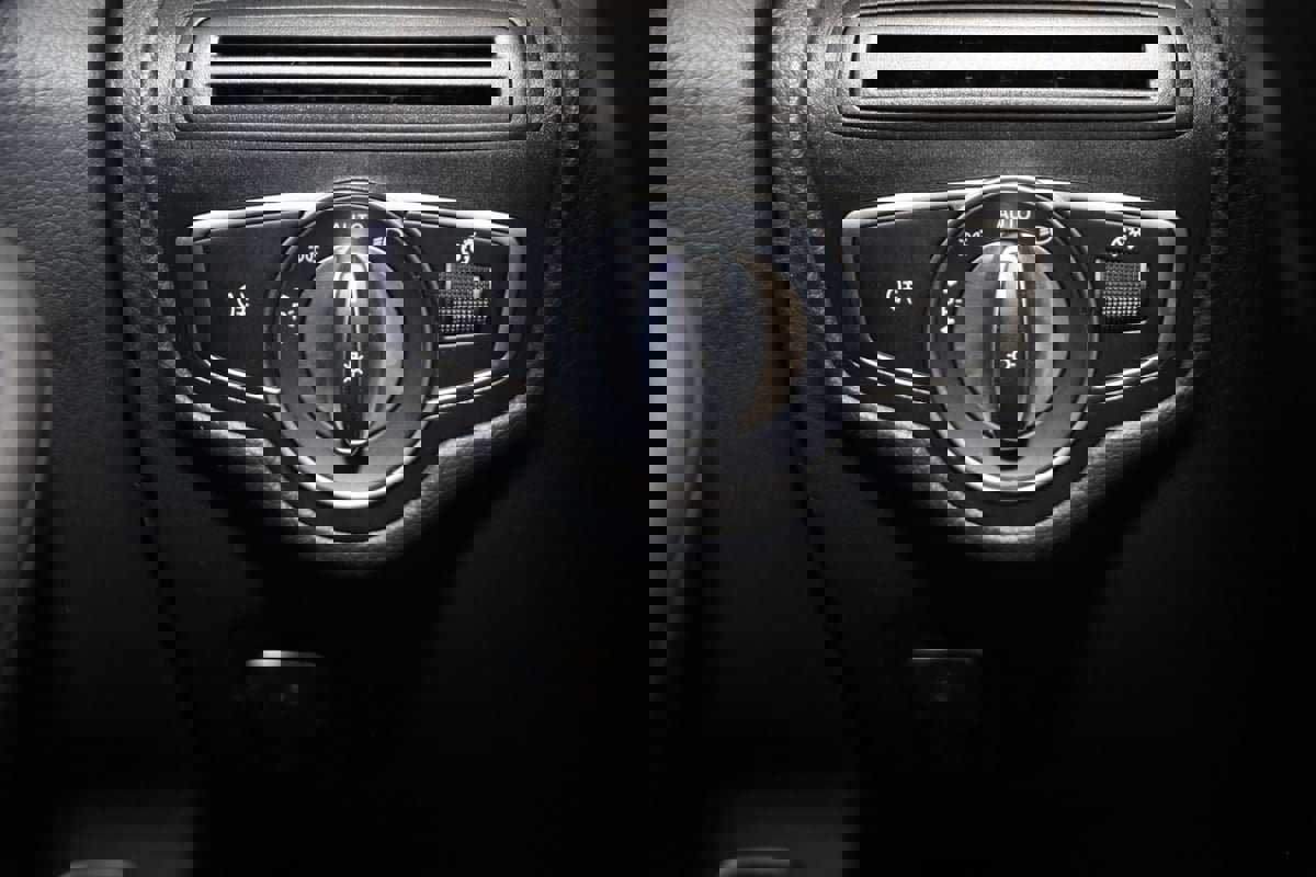 Used 2022 Mercedes-Benz GLC 300 4MATIC w/ Driver Assistance Package image 35