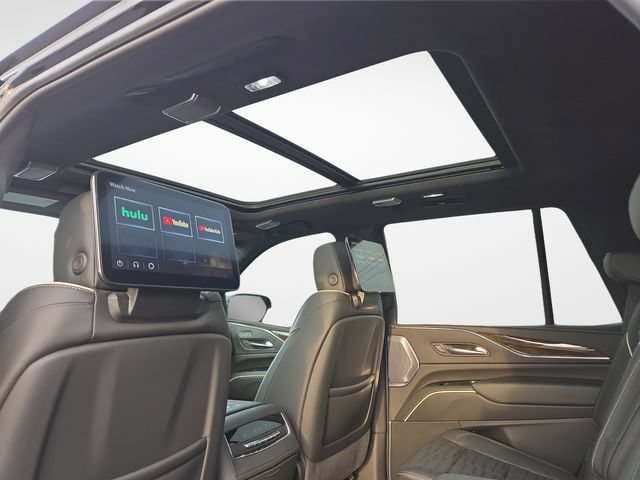 Certified 2024 Cadillac Escalade Sport Platinum w/ LPO, ONYX Package AWD/4WD image 14