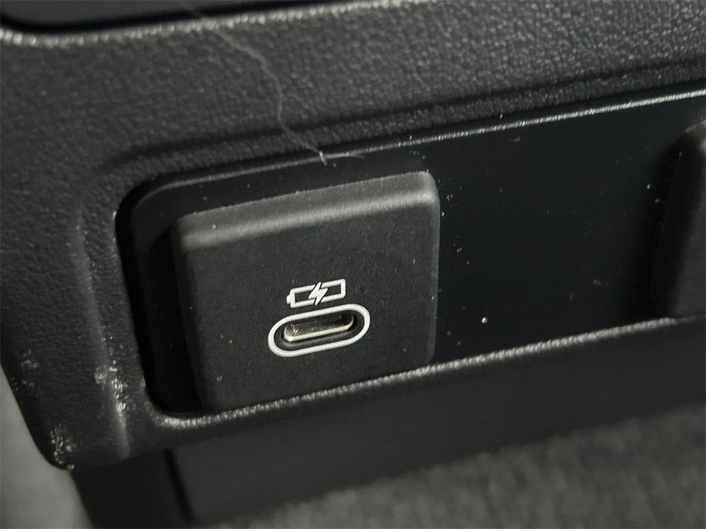 Used 2024 Jaguar F-PACE R-Dynamic S image 24