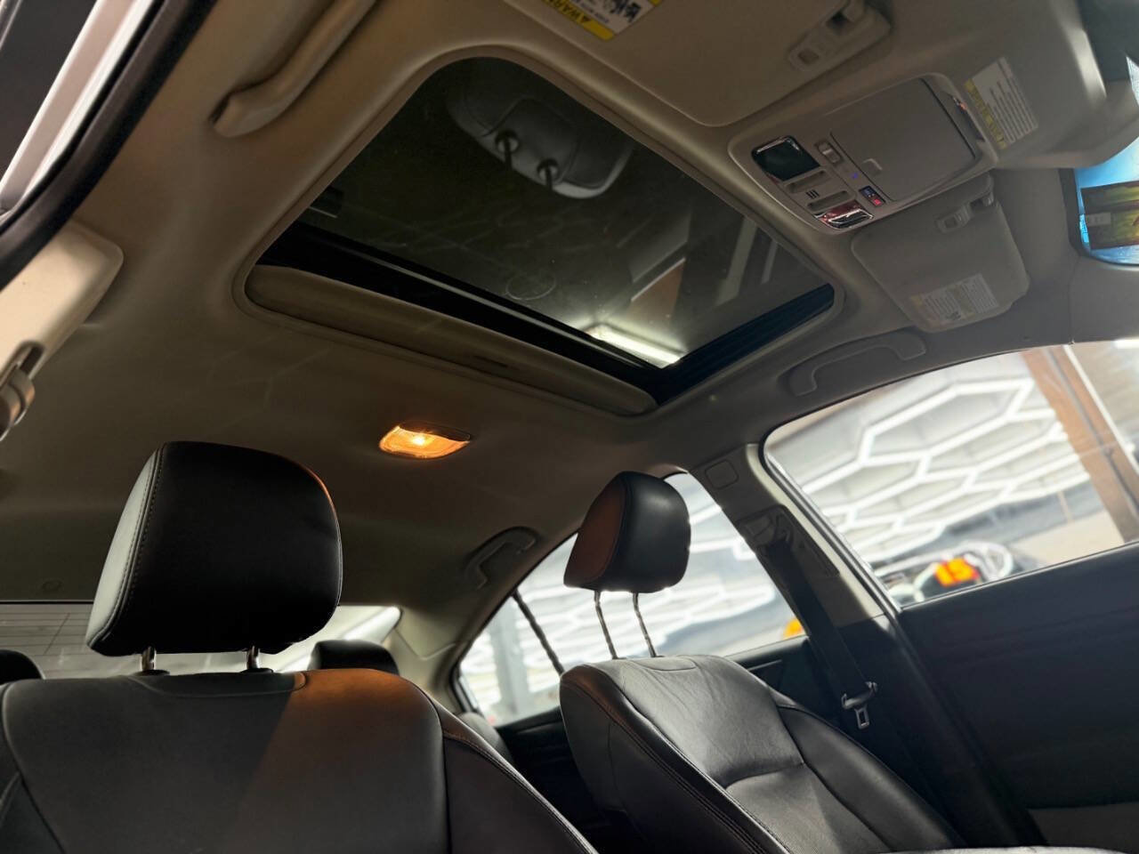 Used 2017 Subaru Legacy 2.5i Limited AWD/4WD image 9