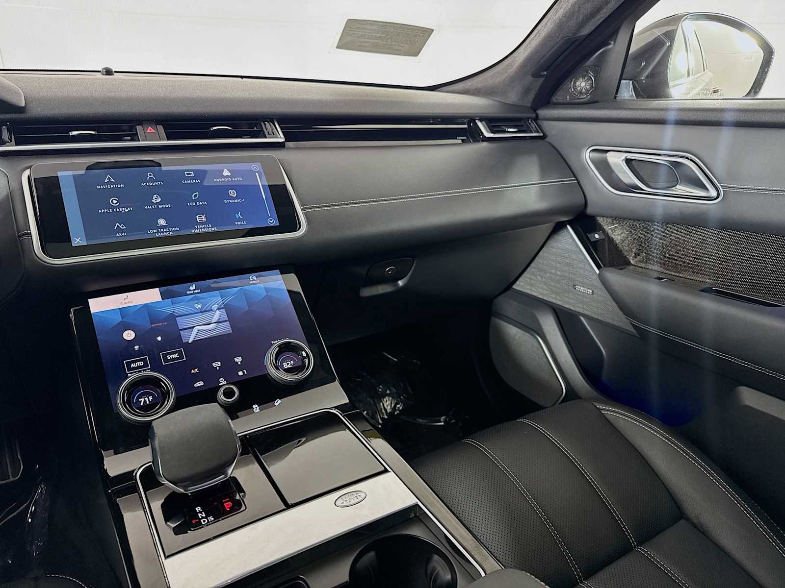 Used 2023 Land Rover Range Rover Velar HST image 24