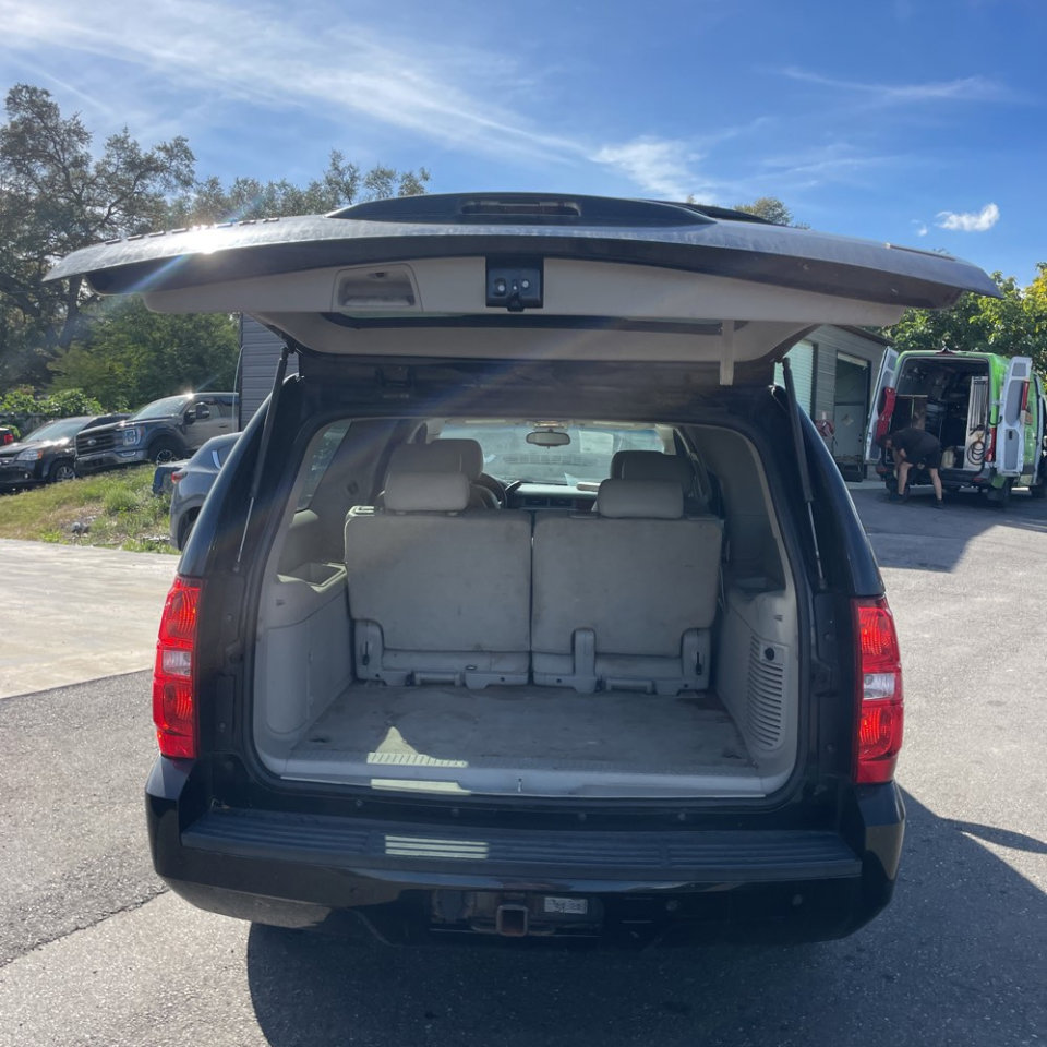 Used 2010 Chevrolet Suburban LT image 15