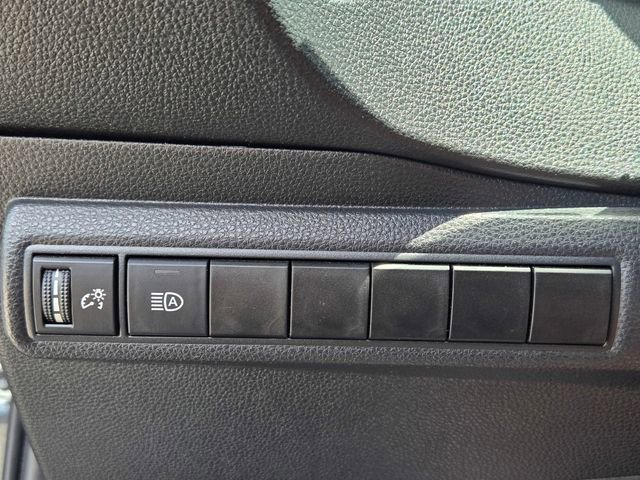 Used 2021 Toyota Corolla LE w/ Carpet Mat Package (TMS) FWD image 20