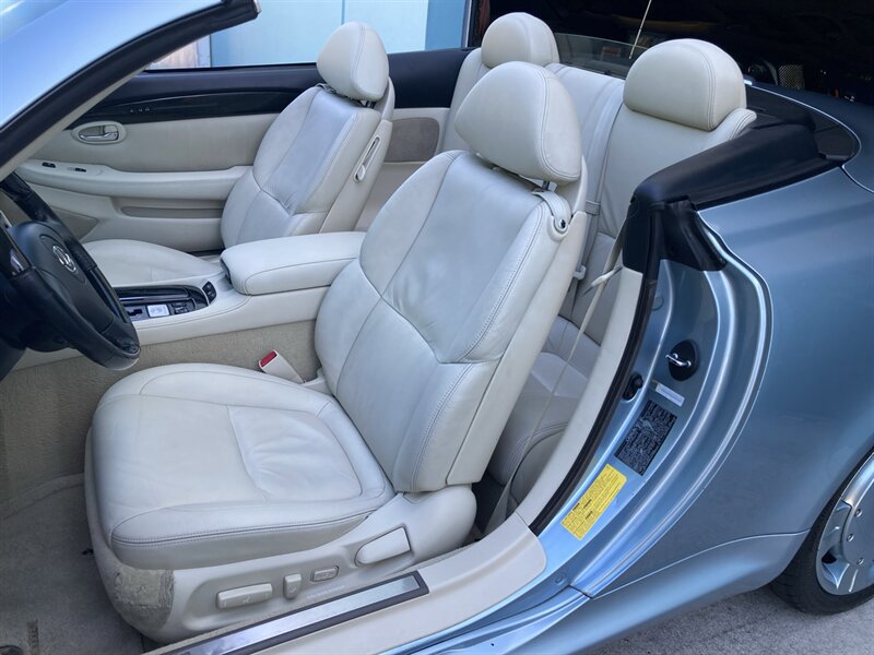 Used 2004 Lexus SC 430 Convertible RWD image 15