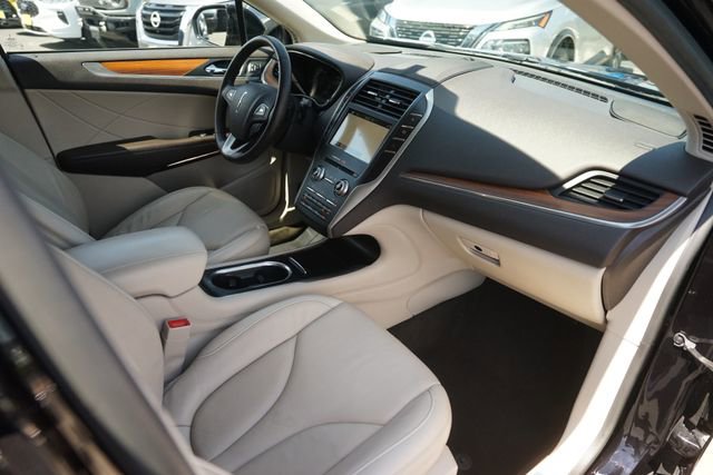 Used 2019 Lincoln MKC Select w/ Select Plus Package FWD image 18