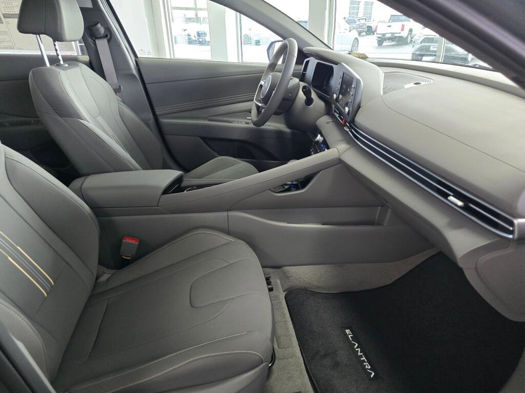 New 2026 Hyundai Elantra SEL Sport image 32