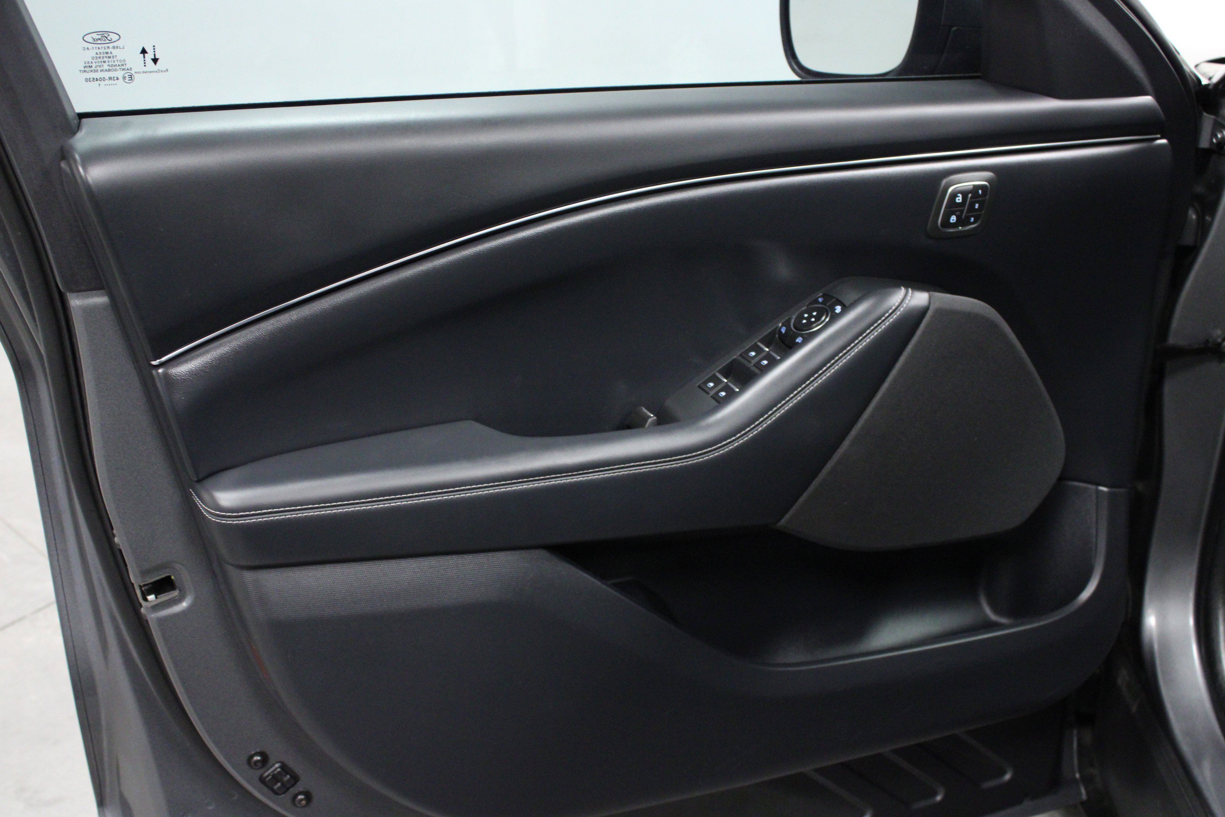 Used 2021 Ford Mustang Mach-E Select image 11