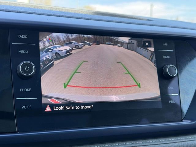 Used 2023 Volkswagen Taos SE w/ Panoramic Sunroof Package image 20
