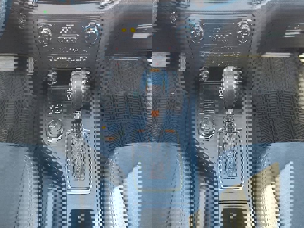 Used 2021 Ford Ranger Lariat w/ Tremor Off-Road Package image 11