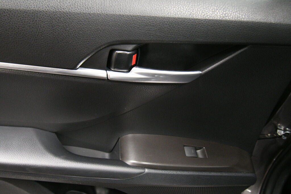 Used 2023 Toyota Camry SE FWD image 20