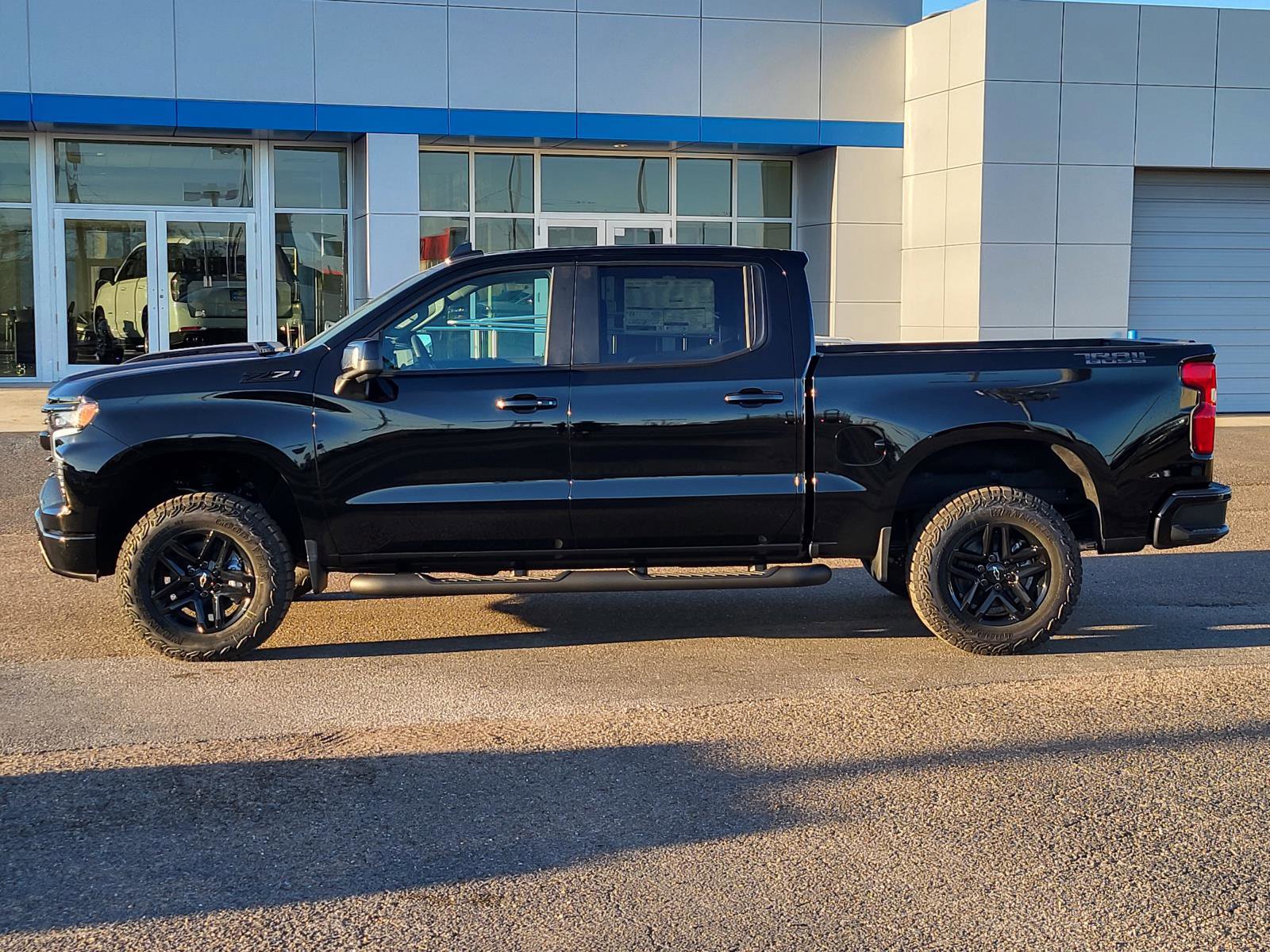 New 2026 Chevrolet Silverado 1500 LT Trail Boss w/ LT Trail Boss Premium Package AWD/4WD image 2