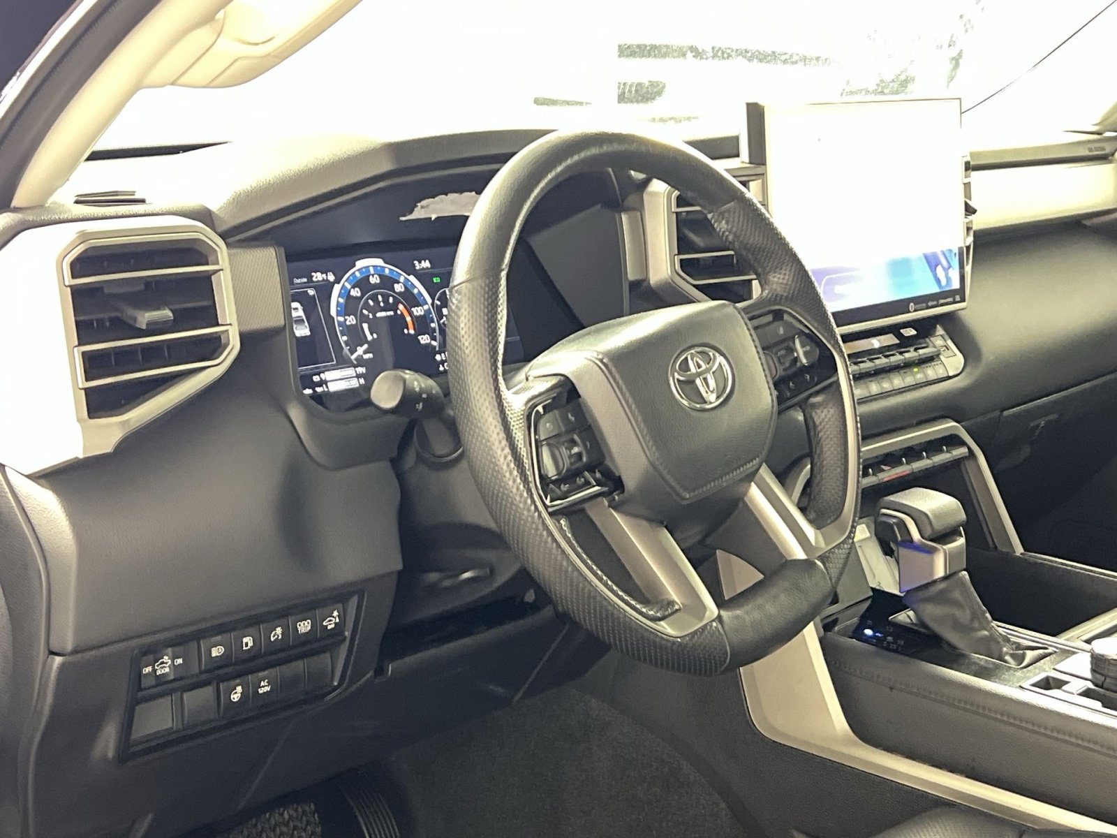 Used 2024 Toyota Tundra Limited image 16