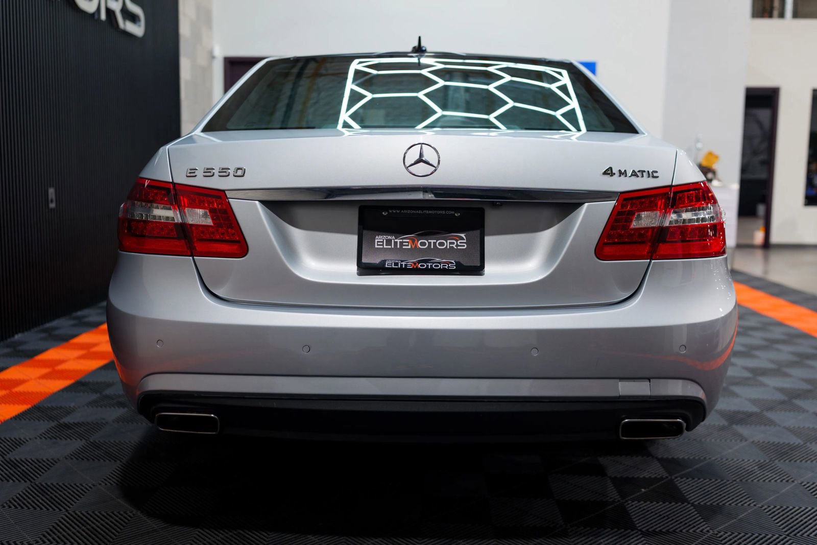 Used 2010 Mercedes-Benz E 550 4MATIC Sedan image 23