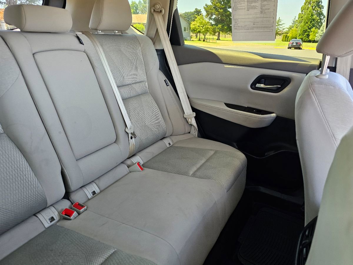 Used 2025 Nissan Rogue SV image 13