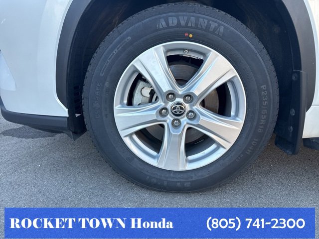 Used 2022 Toyota Highlander LE image 26