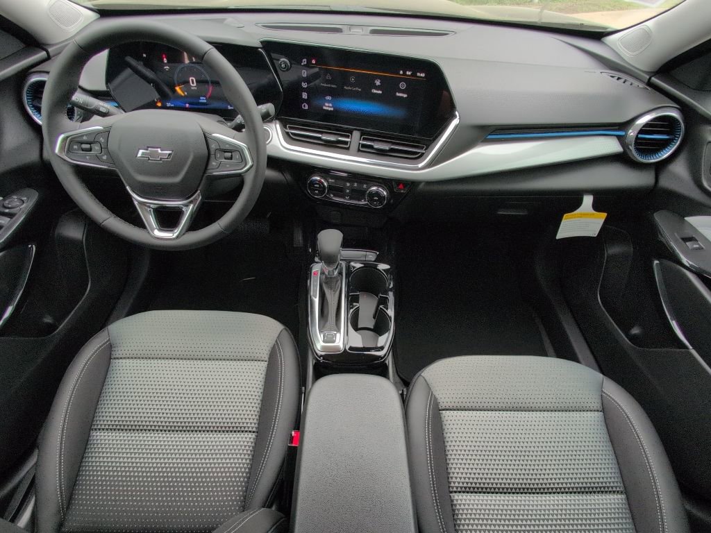 New 2026 Chevrolet Trax LT w/ Driver Confidence Package FWD image 5