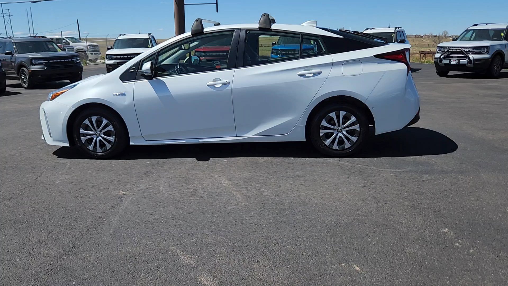 Used 2021 Toyota Prius XLE AWD/4WD image 2