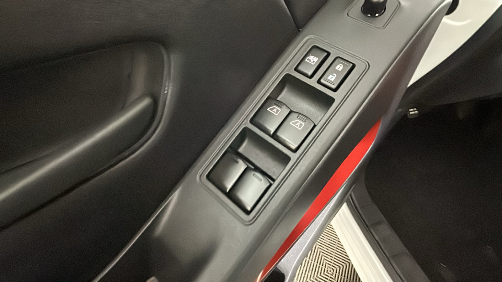 Used 2026 Nissan Frontier PRO-4X AWD/4WD image 12