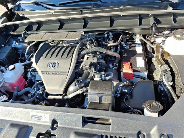 Used 2024 Toyota Highlander LE image 28