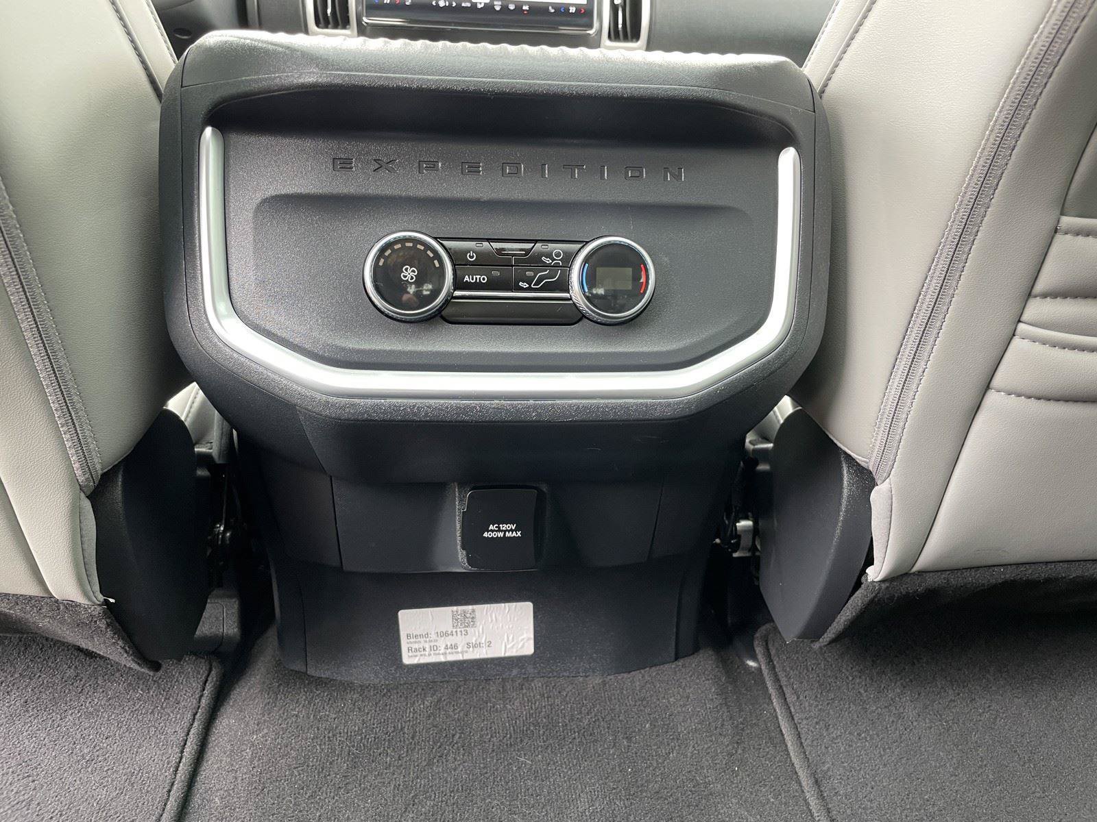 Used 2025 Ford Expedition Active AWD/4WD image 41