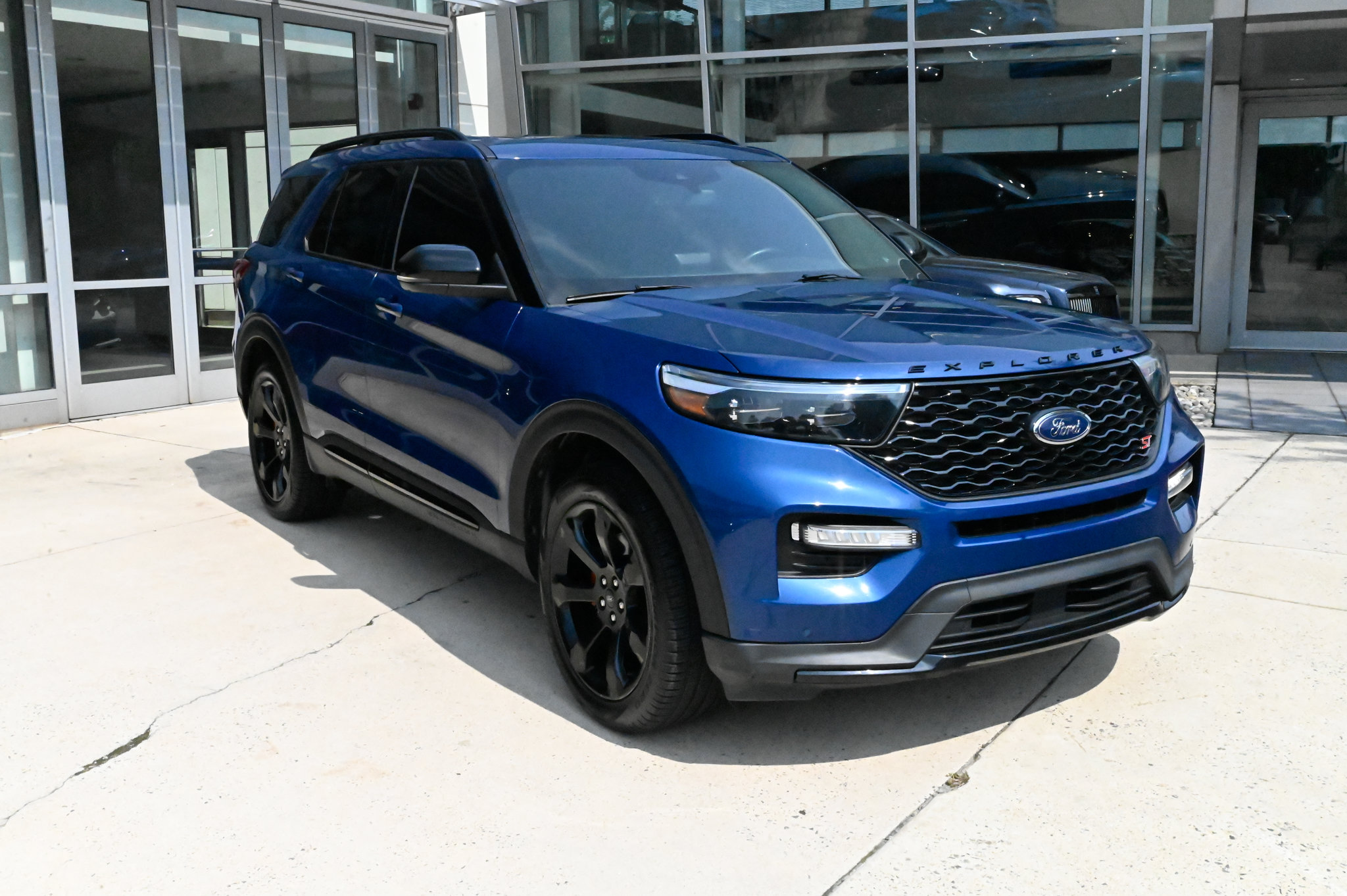Used 2023 Ford Explorer ST w/ Equipment Group 401A AWD/4WD image 3
