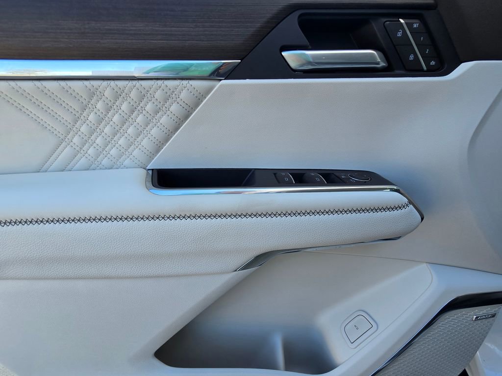 Used 2025 GMC Acadia Denali w/ Super Cruise Package image 15