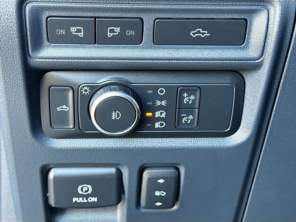 Used 2022 Ford F150 Lariat image 12