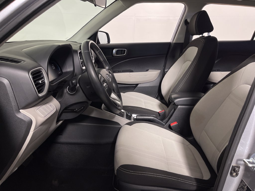 Certified 2025 Hyundai Venue SEL FWD image 13