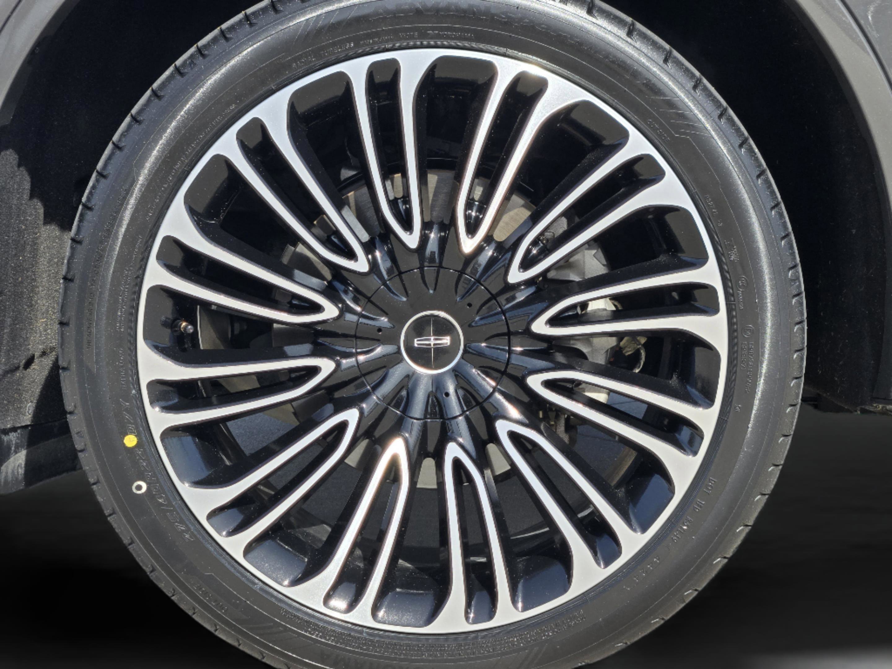 Used 2020 Lincoln Aviator Black Label image 16